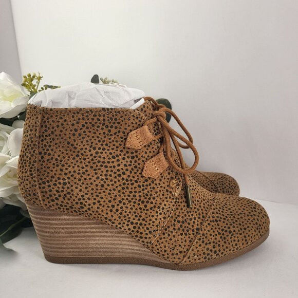 Women's Toms Tan Mini Cheetah Suede Wedge Booties With Ortholite Foam Size 10 NW - Picture 8 of 10